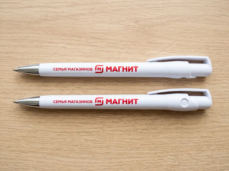 Ручки сети магазинов с фирменной печатью